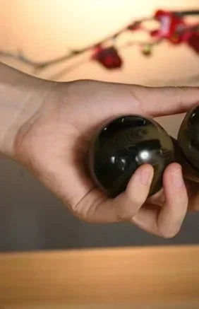 1pc Amber Beeswax Sphere Ball Massage Ball Resin Crystal and Handball Sphere Elderly Middle-aged Healing Crystal Sphere Fitness