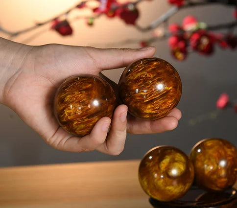 1pc Amber Beeswax Sphere Ball Massage Ball Resin Crystal and Handball Sphere Elderly Middle-aged Healing Crystal Sphere Fitness