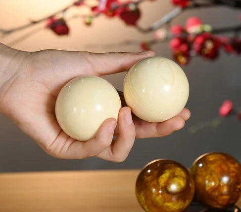 1pc Amber Beeswax Sphere Ball Massage Ball Resin Crystal and Handball Sphere Elderly Middle-aged Healing Crystal Sphere Fitness