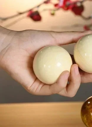 1pc Amber Beeswax Sphere Ball Massage Ball Resin Crystal and Handball Sphere Elderly Middle-aged Healing Crystal Sphere Fitness