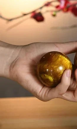 1pc Amber Beeswax Sphere Ball Massage Ball Resin Crystal and Handball Sphere Elderly Middle-aged Healing Crystal Sphere Fitness